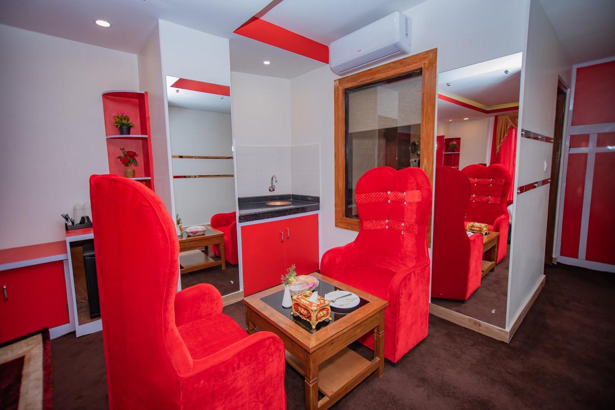 Hotel Pokhara Village & Spa 外观 照片