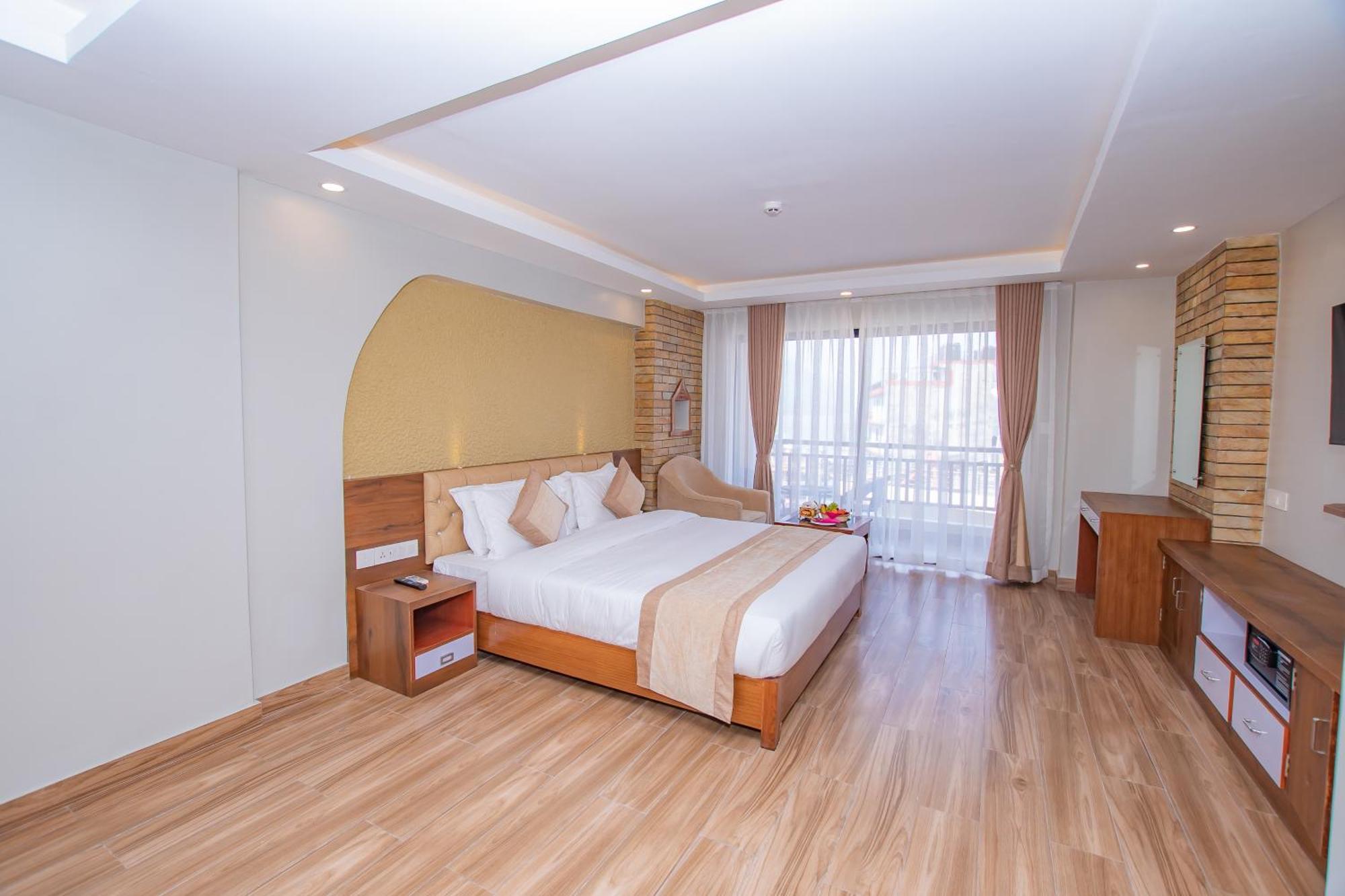 Hotel Pokhara Village & Spa 外观 照片